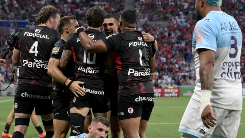 Les joueurs du Stade Toulousain fêtent leur essai face à Bayonne en demi-finale de Top 14, 20 juin 2025