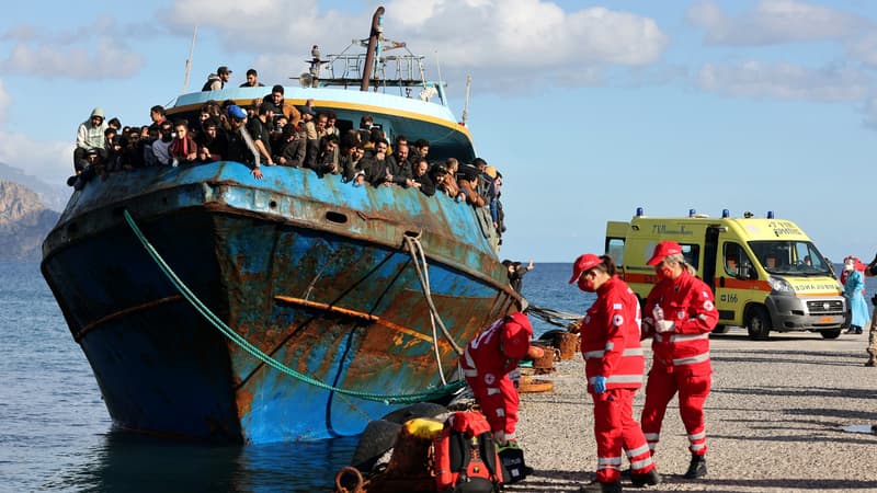 Grèce: environ 500 migrants sauvés en mer, Athènes appelle à la 