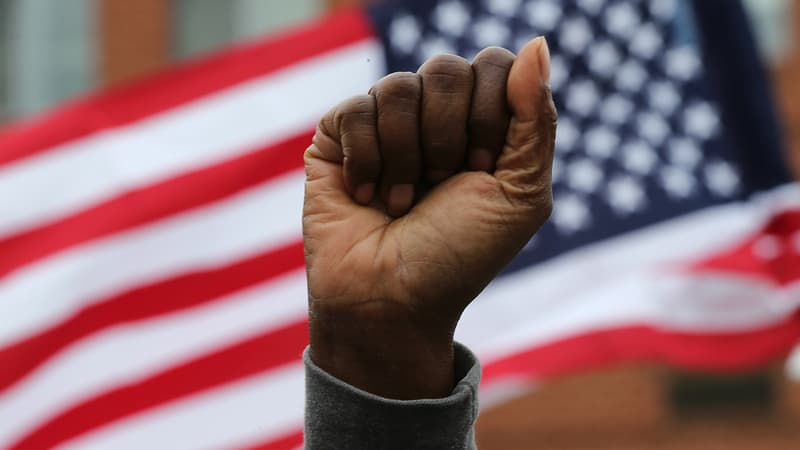 Six policiers poursuivis pour "l'homicide" de Freddie Gray, à Baltimore.