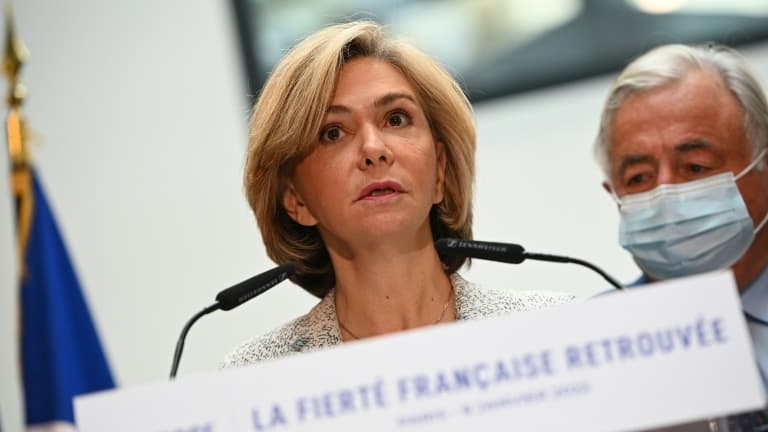 La candidate de LR à la présidentielle Valérie Pécresse donne une conférence de presse le 8 janvier 2022 à Paris