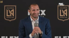 MLS : "Ils ont de supers défenseurs, pourquoi le club m’appelle ?", blague Chiellini lors de sa présentation