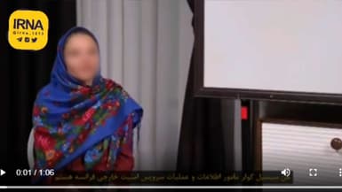 L'une des deux otages, Cécile Kohler, affirmant qu'elle est une "agent" de la DGSE dans une vidéo de la télévision d'Etat iranienne publiée le 6 octobre