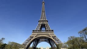 La Tour Eiffel à nouveau fermée au public. 