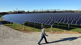 La première centrale solaire photovoltaïque au sol en France, à Lunel (Hérault)
