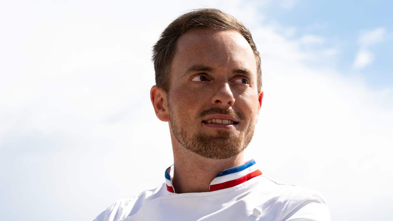 Tom Meyer est le chef du restaurant 2 étoiles de l'hôtel de La Chèvre d'Or, à Eze, dans les Alpes-Maritimes.