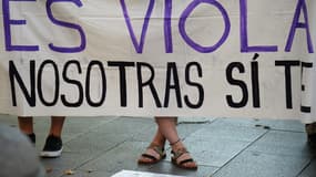 Des manifestantes célèbrent le jugement de la Cour Suprême espagnole qui a requalifié pour viol la condamnation des membres de la "Meute", le 21 juin 2019 