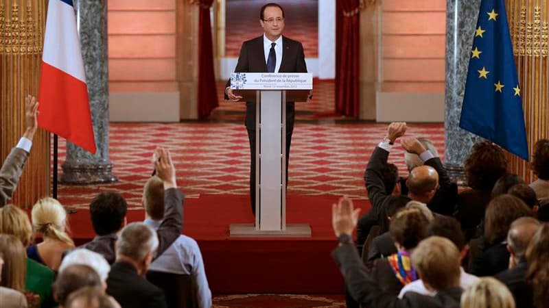 Cinquante-cinq pour cent des Français ayant suivi la conférence de presse de François Hollande l'ont jugé convaincant, selon un sondage BVA-Le Parisien diffusé mercredi. /Photo prise le 13 novembre 2012/REUTERS/Philippe Wojazer