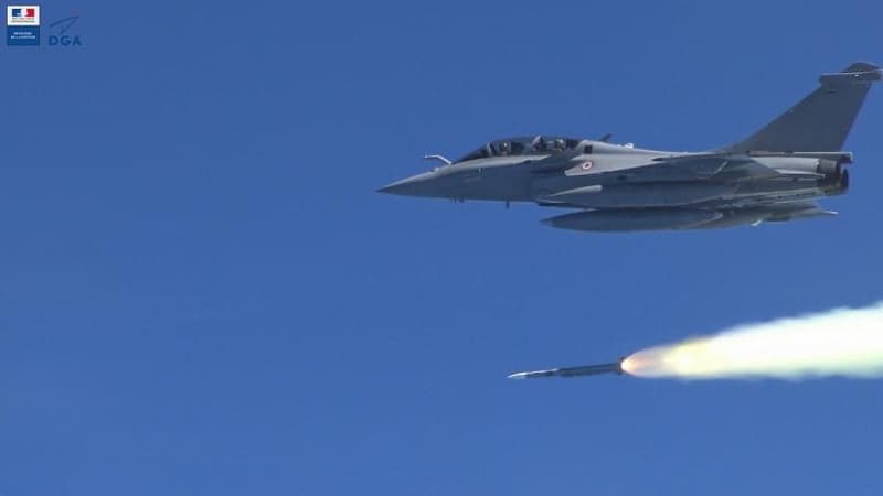 Il vole à plus de 5.000 km/h et peut frapper des cibles situées à plusieurs dizaines de kilomètres: l'Ukraine s'intéresse au missile européen Meteor