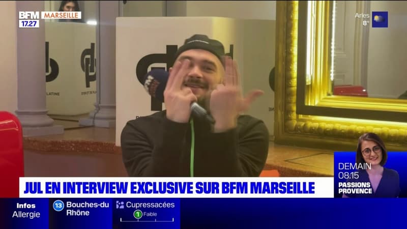 Le rappeur Jul fait une dédicace a BFM Marseille Provence