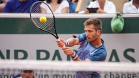 Corentin Moutet contre Stanislas Wawrinka à Roland-Garros
