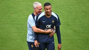 Didier Deschamps plaisante avec Kylian Mbappé à l'entraînement des Bleus, 27 juin 2024