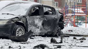 Photo publiée par le gouverneur de la région de Belgorod sur Telegram le 5 janvier 2024, montrant une voiture détruite par un missile dans la ville