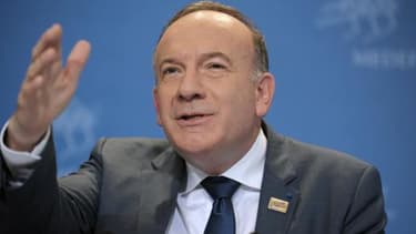 Pierre Gattaz veut geler la dépense publqiue à son niveau de 2013.