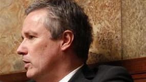 Le souverainiste Nicolas Dupont-Aignan, crédité de 0,5% à 1,5% d'intentions de vote pour le premier tour de la présidentielle, a lancé dimanche sa "campagne de France" en fustigeant dans un même réquisitoire les principaux prétendants à l'Elysée, Nicolas
