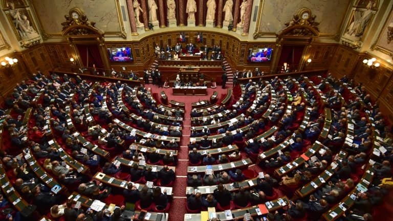 Alors que les indicateurs du Covid-19 virent au rouge, l'Assemblée nationale doit se prononcer jeudi sur les outils aux mains du gouvernement pour les prochains mois, des fermetures de restaurants à la restriction des déplacements, dans le prolongement d'un régime controversé