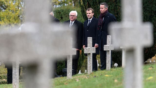 Emmanuel Macron et le président allemand Franck-Walter Steinmeier, le 10 novembre 2017 à Wattwiller.