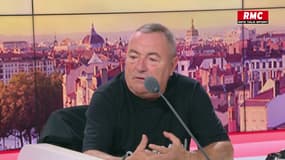 "Quatre Zéros": "Montrer le foot-business à travers une famille populaire"