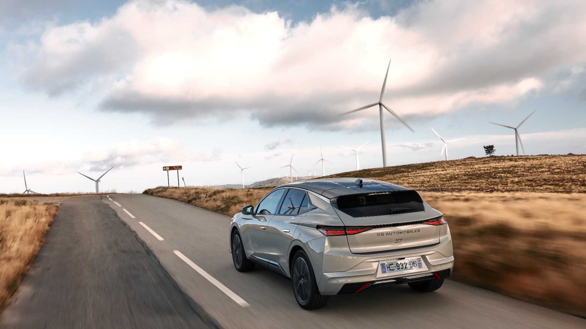 The DS Number 4 releases a 100% electric version. The DS Number 4 releases a 100% electric version.