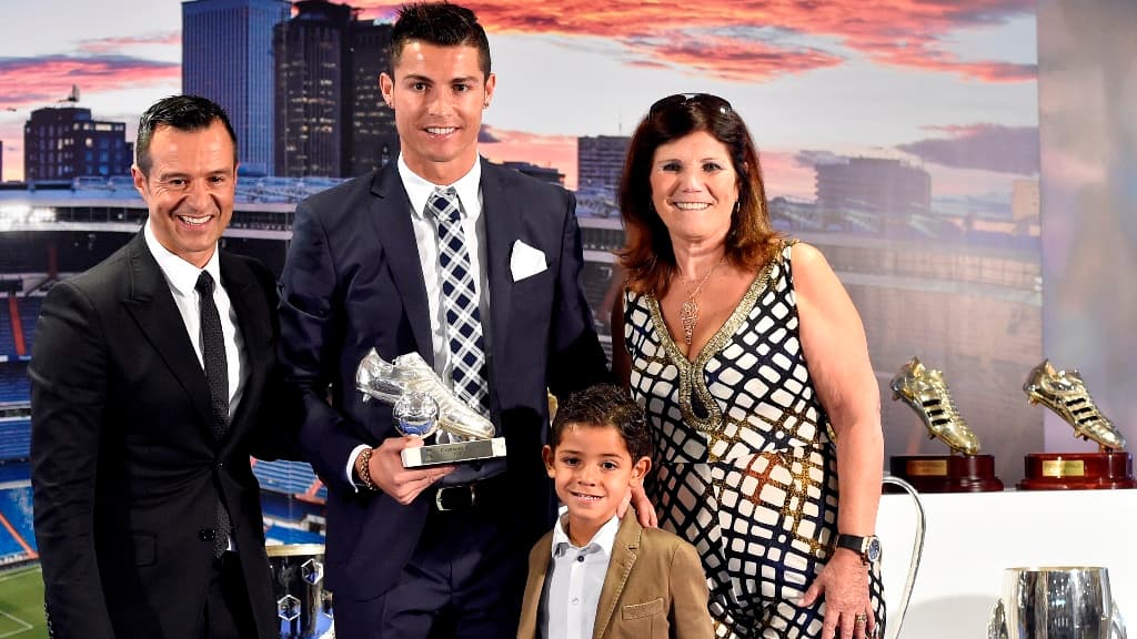 Ronaldo, sa maman, son fils et son agent, Jorge Mendes Ronaldo, sa maman, son fils et son agent, Jorge Mendes
