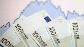 Le déficit du régime général de la sécurité sociale a été ramené à 13,3 milliards d'euros en 2012, contre 17,4 milliards en 2011. /Photo d'archives/REUTERS/Dado Ruvic