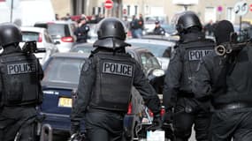 La BRI se prépare à intervenir suite à l'affaire Merah en 2012