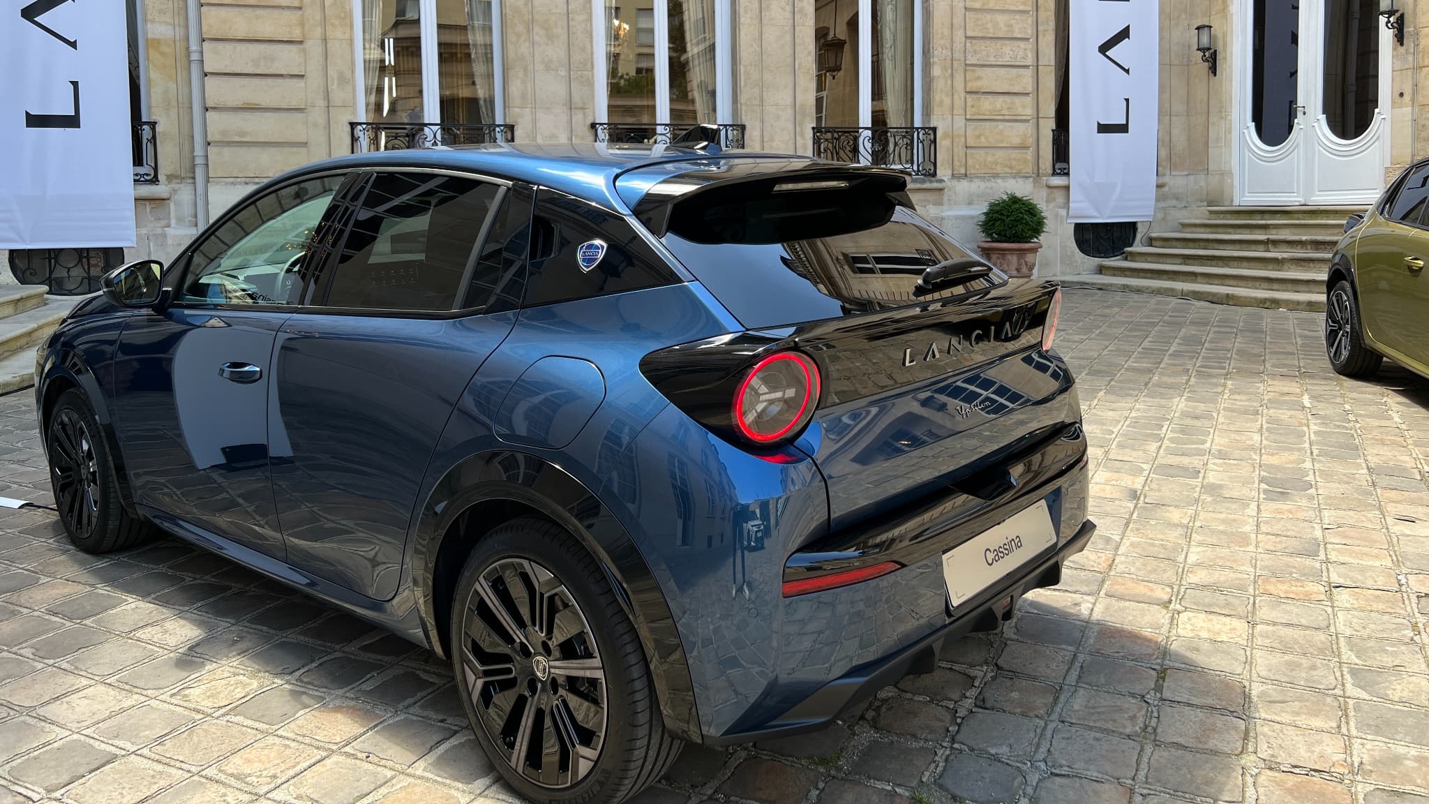 La Lancia Ypsilon présentée à l'ambassade italienne à Paris le 4 juillet 2024 La Lancia Ypsilon présentée à l'ambassade italienne à Paris le 4 juillet 2024