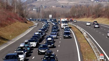 À terme l'idée est de permettre aux véhicules de rouler sur autoroutes sans recharger leurs batteries