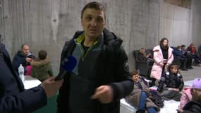 Ce père de famille s'est réfugié avec sa famille dans un bunker de la ville d'Ouman. Au micro de BFMTV, il crie sa rage contre Vladimir Poutine.