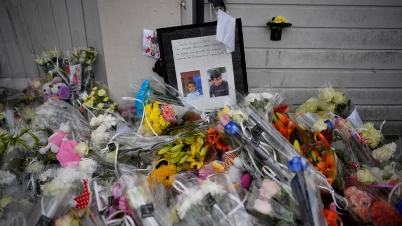 De nombreux hommages avaient été déposés sur les lieux de l'accident, rue du colonel Muller à Lorient. 