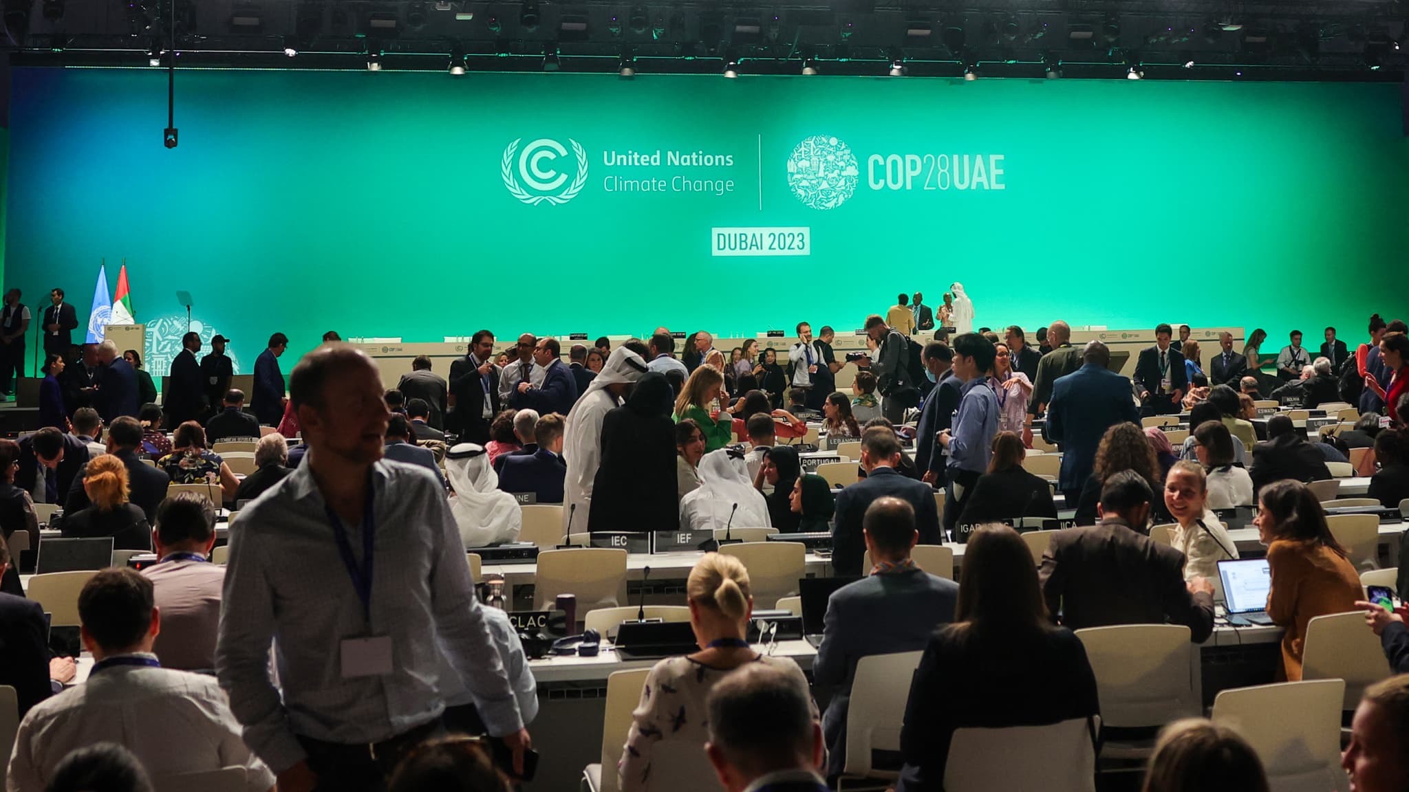 COP28 à Dubaï: Les Pays Approuvent Un Appel Historique à Une ...