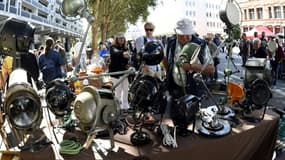 A la braderie de Lille, on cherche l'"utile" et on trouve le bigarré   
