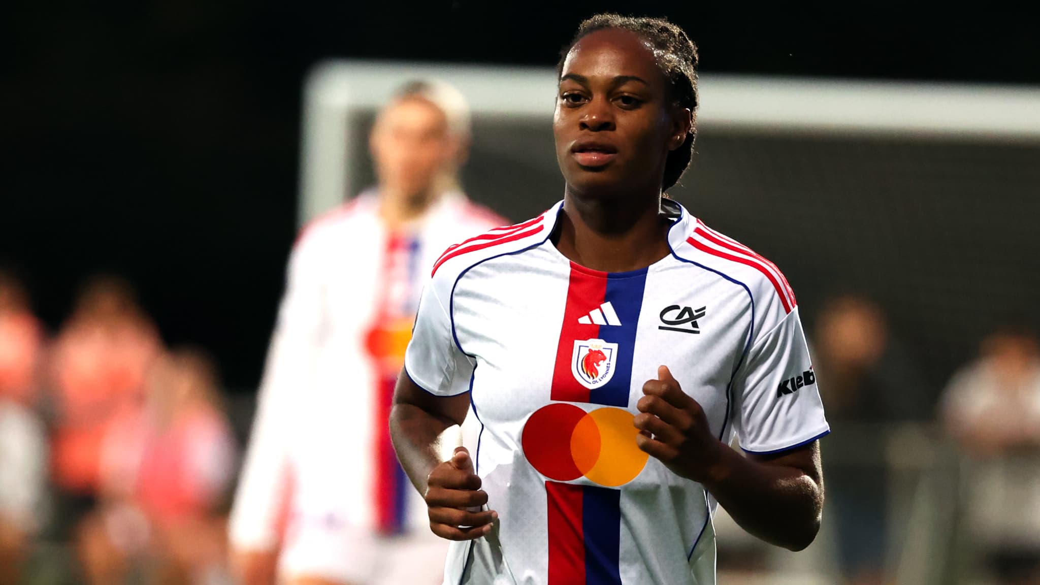 A-T-ON TUÉ TOUT SUSPENSE DANS LE FOOT FÉMININ? L’OL LYONNES, UN CLUB SEUL AU MONDE AVANT LA REPRISE DU CHAMPIONNAT ARKEMA PREMIÈRE LIGUE