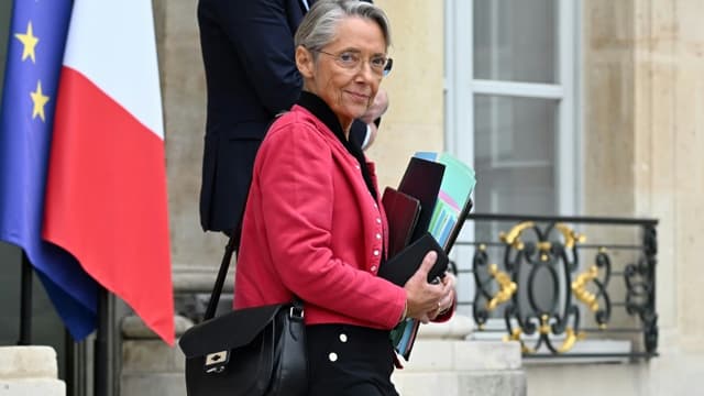 La Première ministre Elisabeth Borne à la sortie du Conseil des ministres, le 26 septembre 2022 à l'Elysée, à Paris.