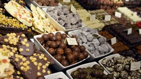 Les Français consomment moins de chocolat que les Suisses, les Allemands ou encore les Anglais, mais sont de grands consommateurs de chocolat noir.