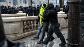 Plus de 100 interpellations ont eu lieu à Paris, le 15 décembre 2018