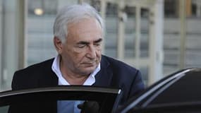 La police examine les communications sur téléphones portables passées entre Dominique Strauss-Kahn et plusieurs protagonistes d'une affaire de proxénétisme à Lille, avant une probable audition de l'ancien patron du Fonds monétaire international, selon plu