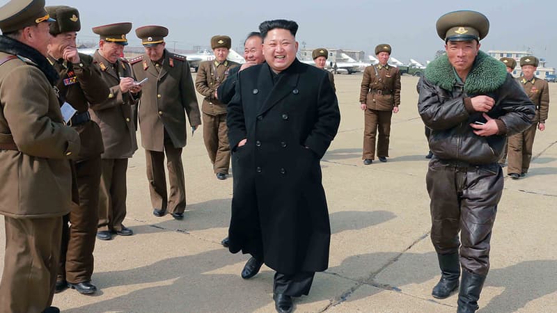 Kim Jong-Un inspectant les troupes nord-coréennes, en mars 2015.