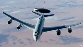 Les Awacs (Airborne Warning and Control System) de l'armée de l'Air et de l'Espace est au cœur des missions permanentes de l’Armée de l’air dans les pays baltes sous le commandement de l'Otan.