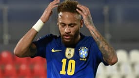 L'attaquant brésilien Neymar, face au Paraguay, lors des qualifications de la zone sud-américaine pour la Coupe du monde 2022 au Qatar, le 8 juin 2021 à Asuncion