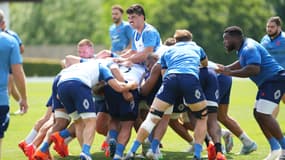 David Auradou lors d'un entraînement du XV de France à Marcoussis, le 17 juin 2025