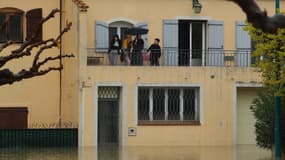 Des habitants du Muy, dans le Var, commune durement touchée par les inondations ce week-end