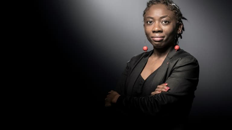 La députée Danièle Obono pose pour l'AFP le 21 novembre 2017 à Paris