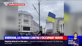 Malgré l'occupation russe, les habitants de Kherson manifestent tous les jours contre les soldats 