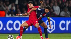Marquinhos face à Luis Diaz lors de PSG-Liverpool, le 5 mars 2025, en 8e de finale aller de Ligue des champions