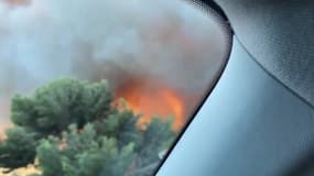 L'incendie à Martigues vu de la voiture d'un témoin BFMTV - Témoins BFMTV