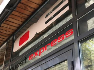 L'enseigne du fast-food Ouest-Express, créé par Paul Bocuse.
