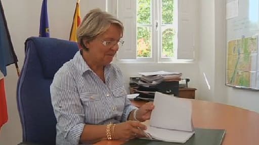 Marie-Claude Bompard, une maire d'extrême droite refuse de marier deux femmes.