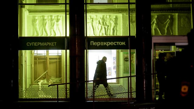 Un policier à Saint-Pétersbourg mercredi.