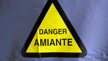 De l'amiante découverte dans un lycée - Photo d'illustration
