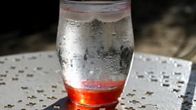 Un verre d'eau. Image d'illustration.